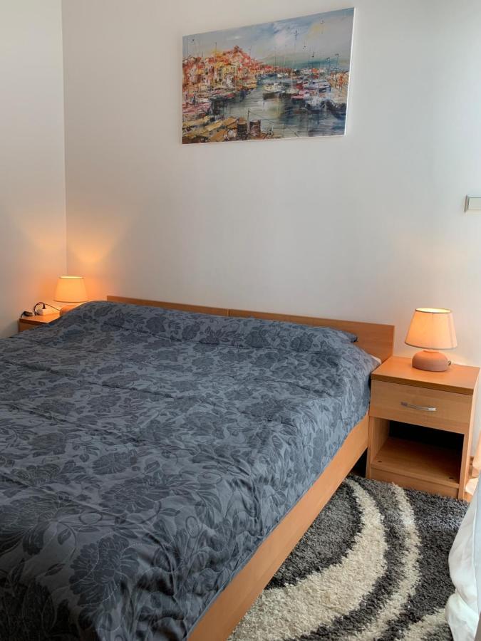Apartments Mat Novalja Exteriör bild